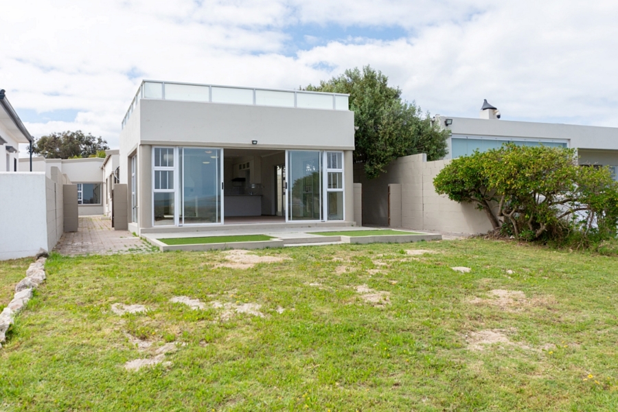 4 Bedroom Property for Sale in Middedorp Western Cape